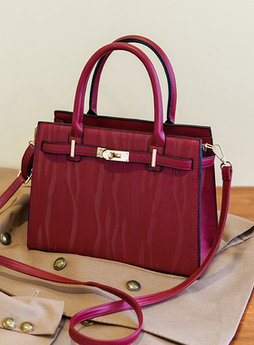 Clean Knоck包包女大容量凯莉包2025新款新娘大包手提单肩包红色