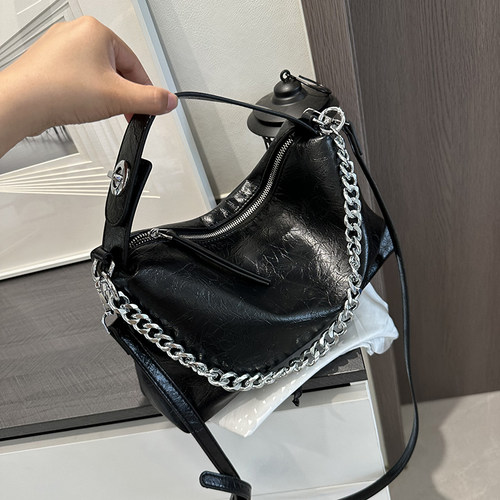 Clean Knоck高级感大容量包包女包2026新款通勤斜挎包链条饺子包
