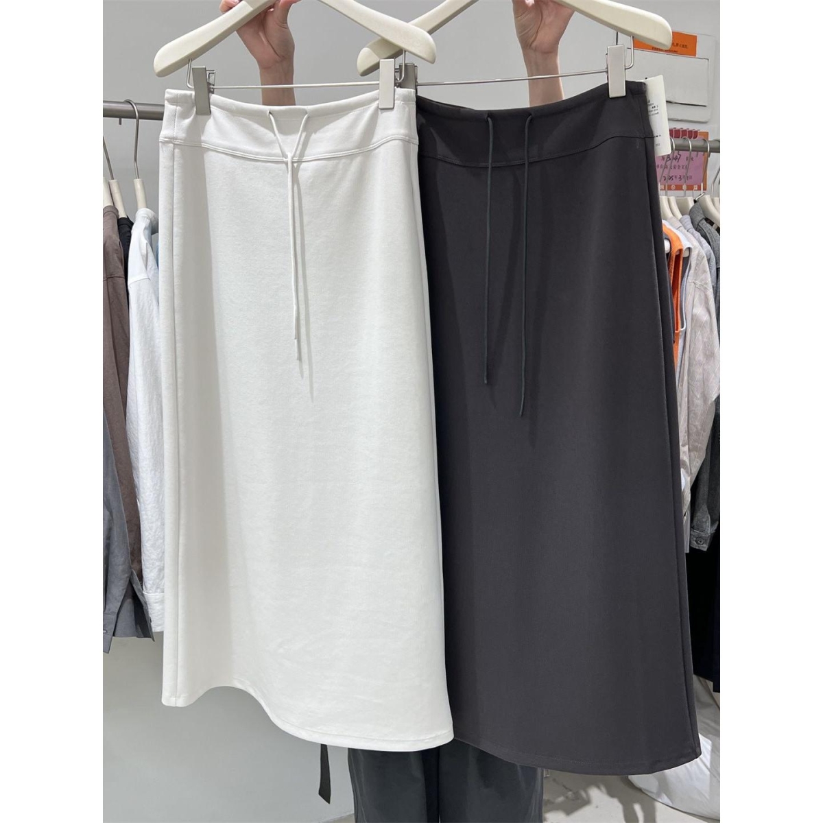 【曼巴棉】灰色运动半身裙女秋新款高腰直筒开叉a字半裙垂坠感卫