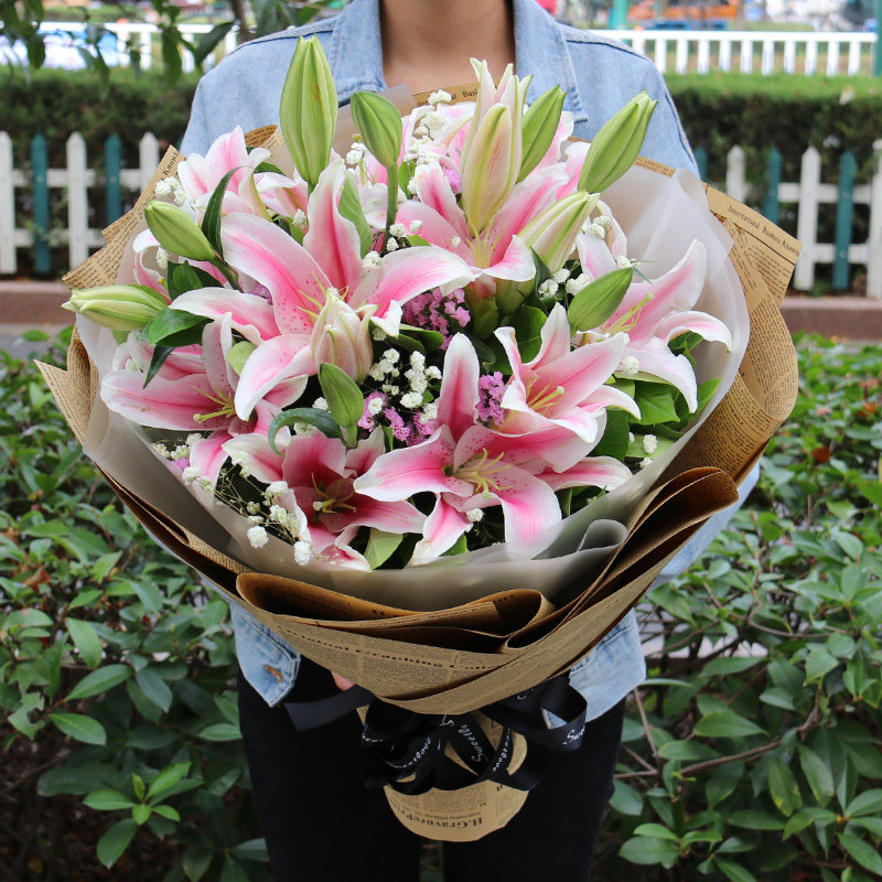 长沙鲜花速递粉香水百合花束天心岳麓开福雨花望城同城生日送花店