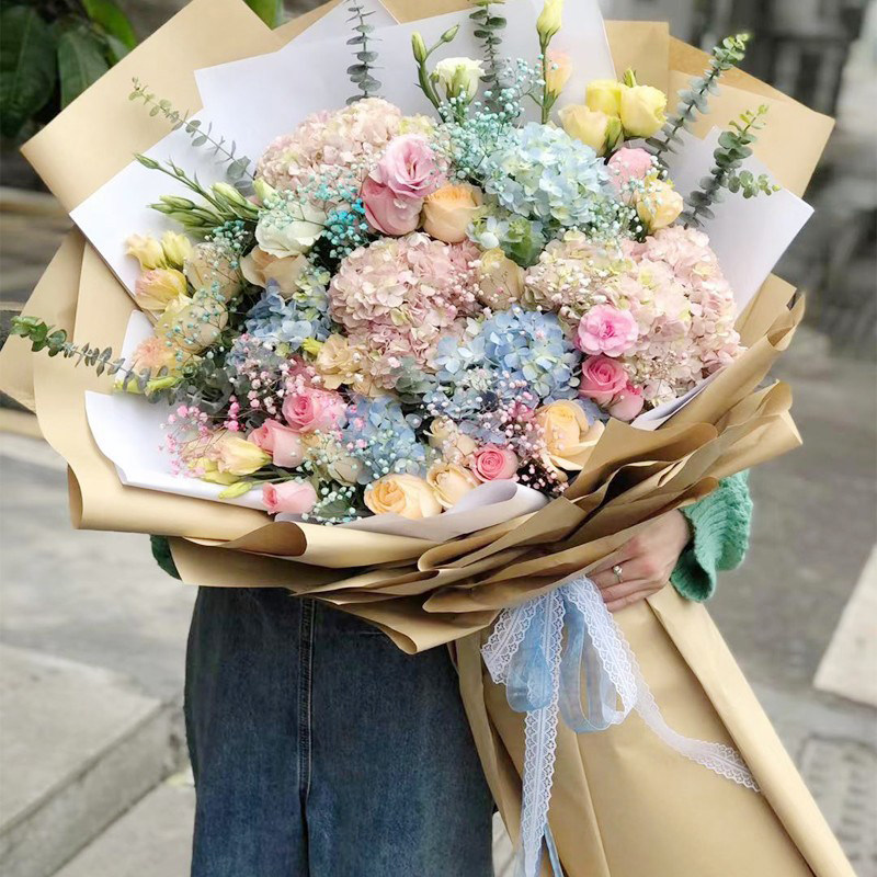 超大花束巨型熊抱鲜花速递女友生日求婚贵阳花店送花玫瑰情人节订