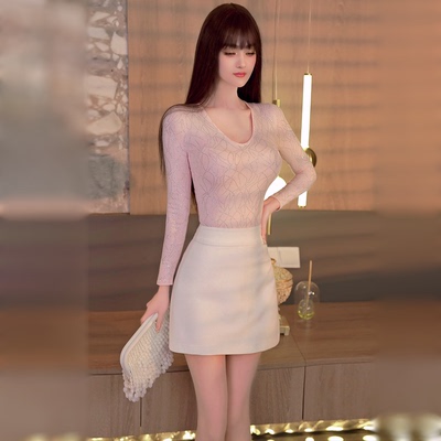 开春时尚V领修身气质烫钻工艺针织上衣2026新款洋气内搭打底衫