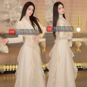 冬季荷叶边设计感大衣2025新款女人味收腰过膝中长款外套