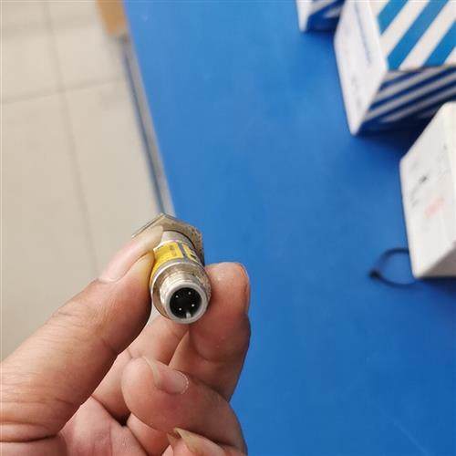 全新库存欧姆龙传感器E3FS-10DB4-M1-M全新议价