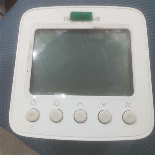 全新库存中央温控器一个,型号TF228WN,全新无全新议价