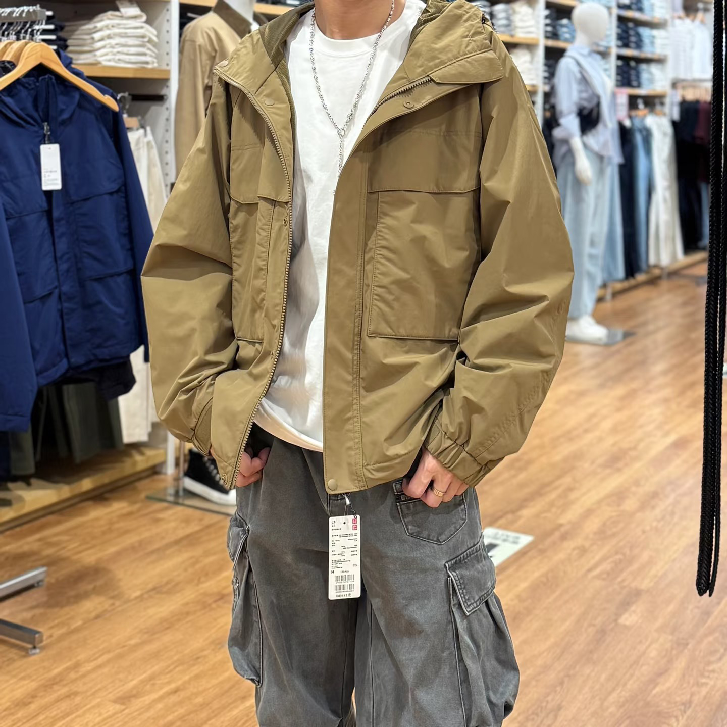 25款秋冬男女装防风防水工装连帽外套夹克户外休闲冲锋衣E478231