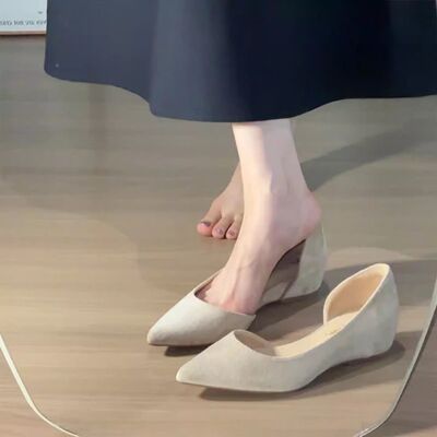 裸色绒面简约风尖头侧空单鞋女2026年新款不累脚百搭绝美通勤单鞋