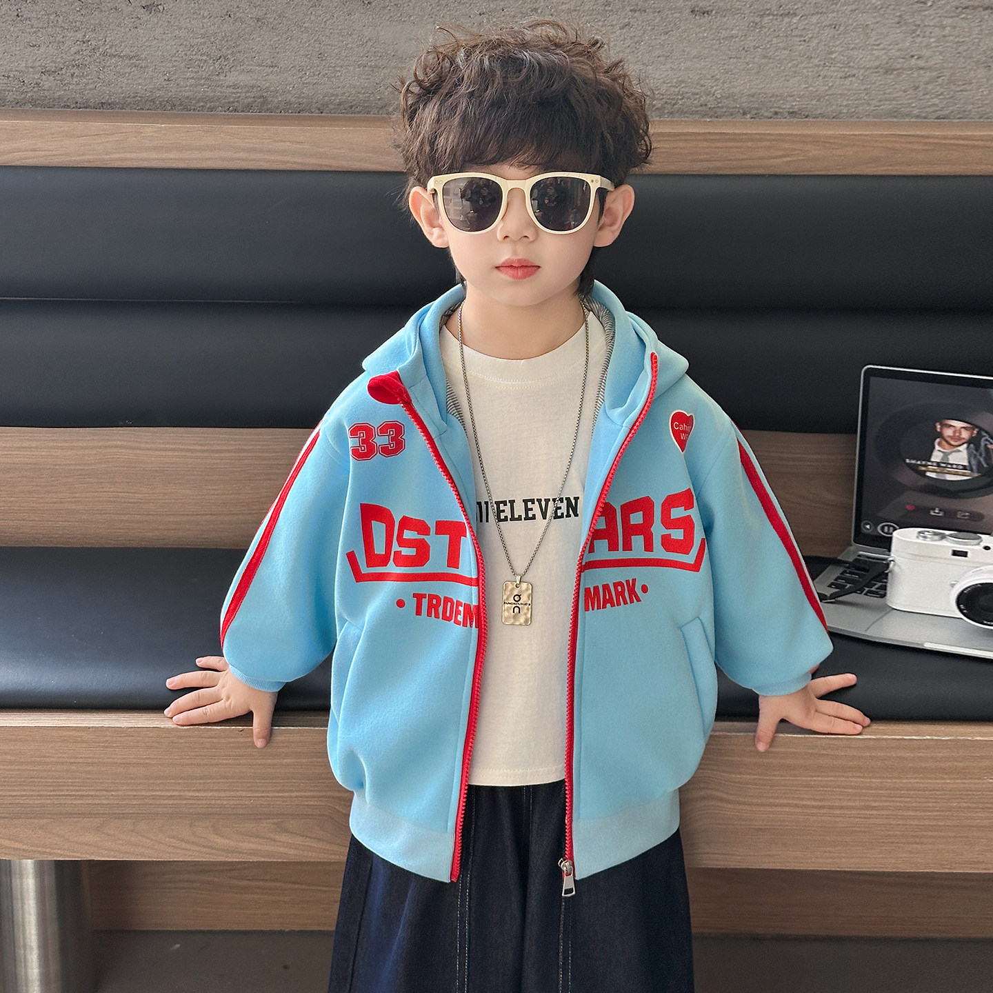 儿童外套男童春季帽衫童装女童开衫2026新款宝宝运动连帽衣服潮酷