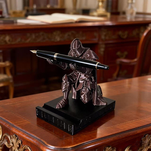 新品中世纪重装盔甲骑士桌面笔架眼镜架置物架手表架参与摆件礼物