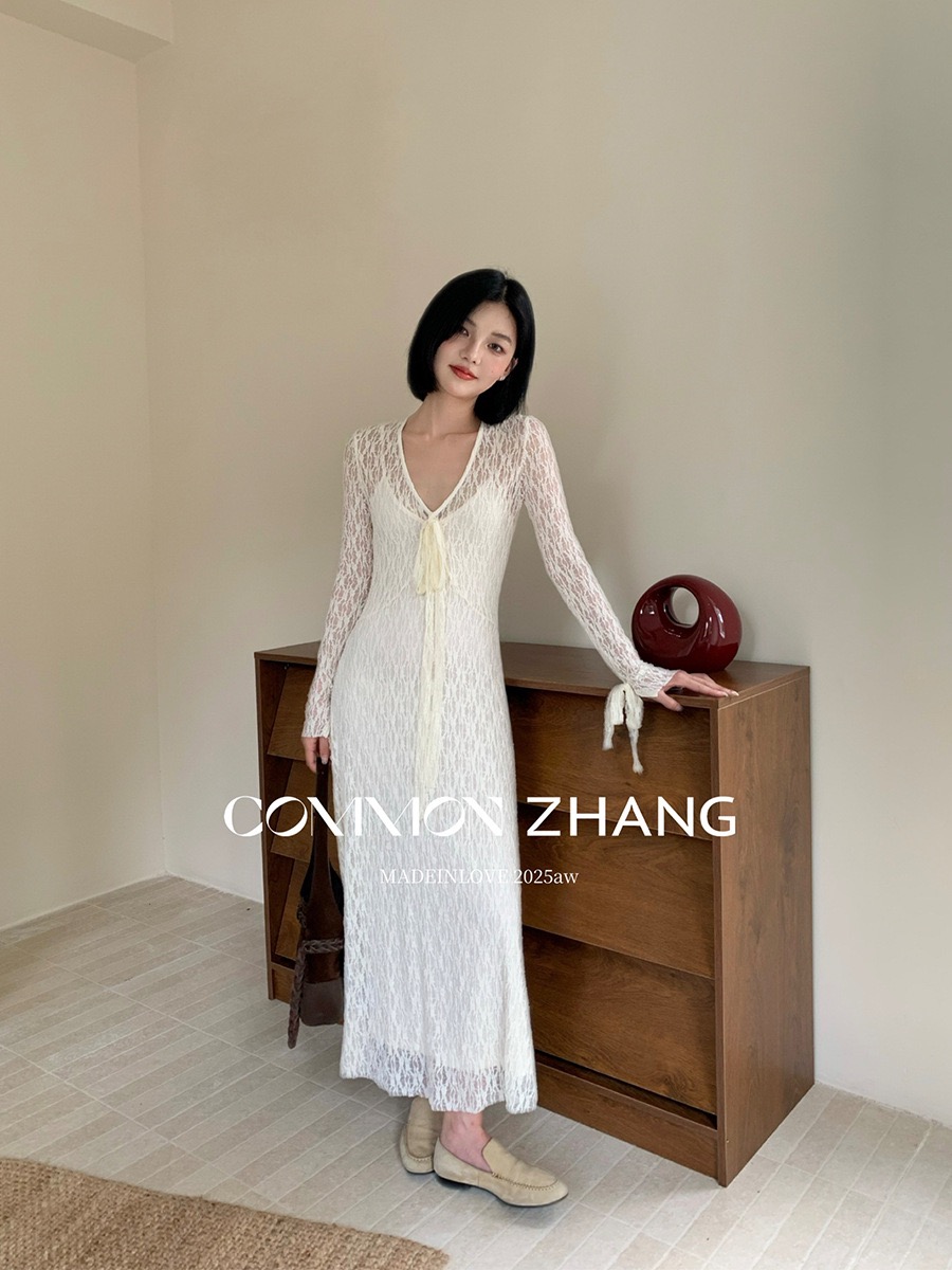 白月光法式蕾丝系带长袖连衣裙女秋冬新款气质长裙