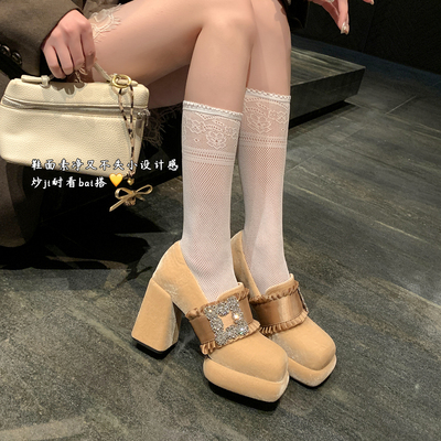 2026早春新款粗跟单鞋女小个子防水台厚底一脚凳金丝绒方头高跟鞋