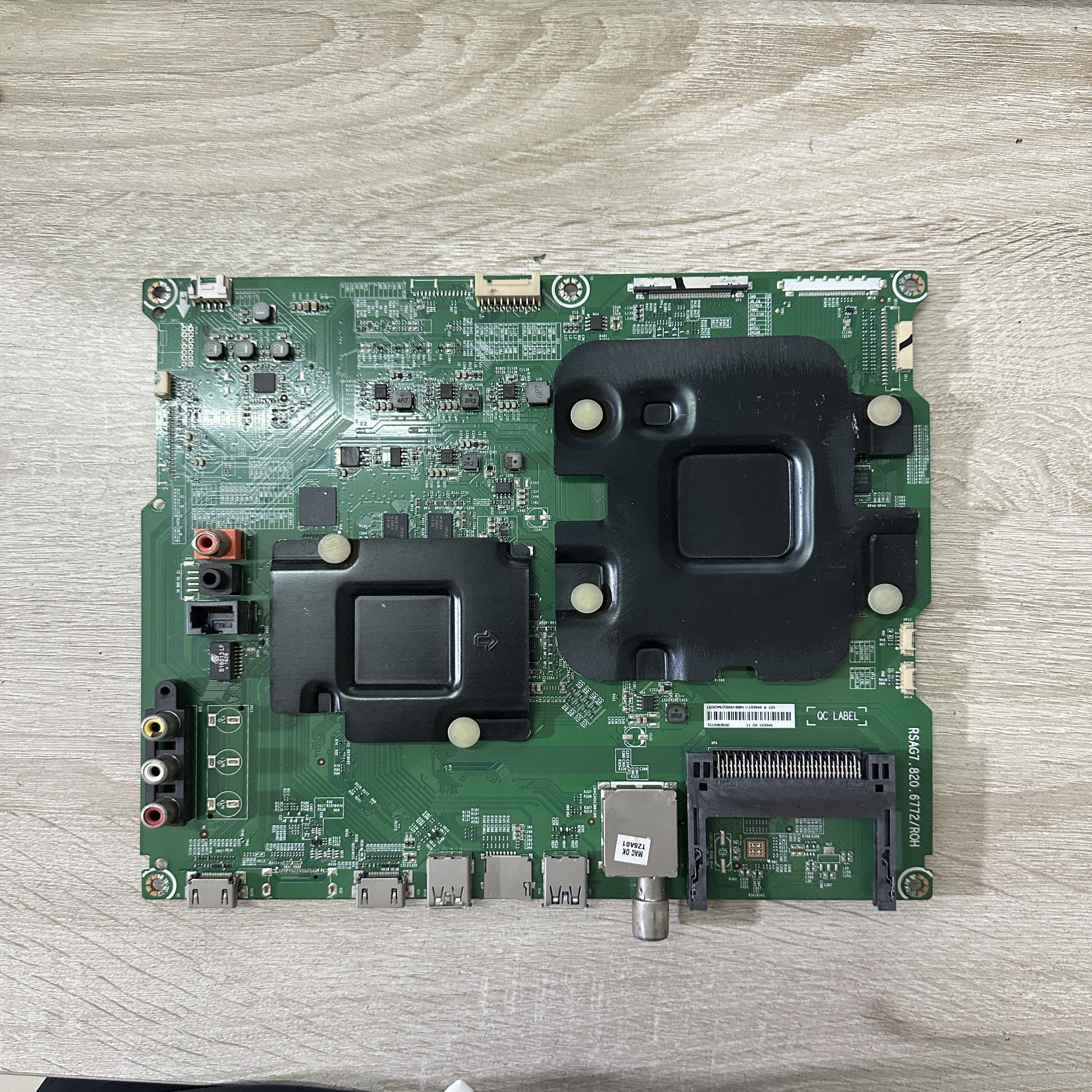 A海信LED65MU7000U(BOM1)193949主板RSAG7.820.6772屏HE650IU-B52