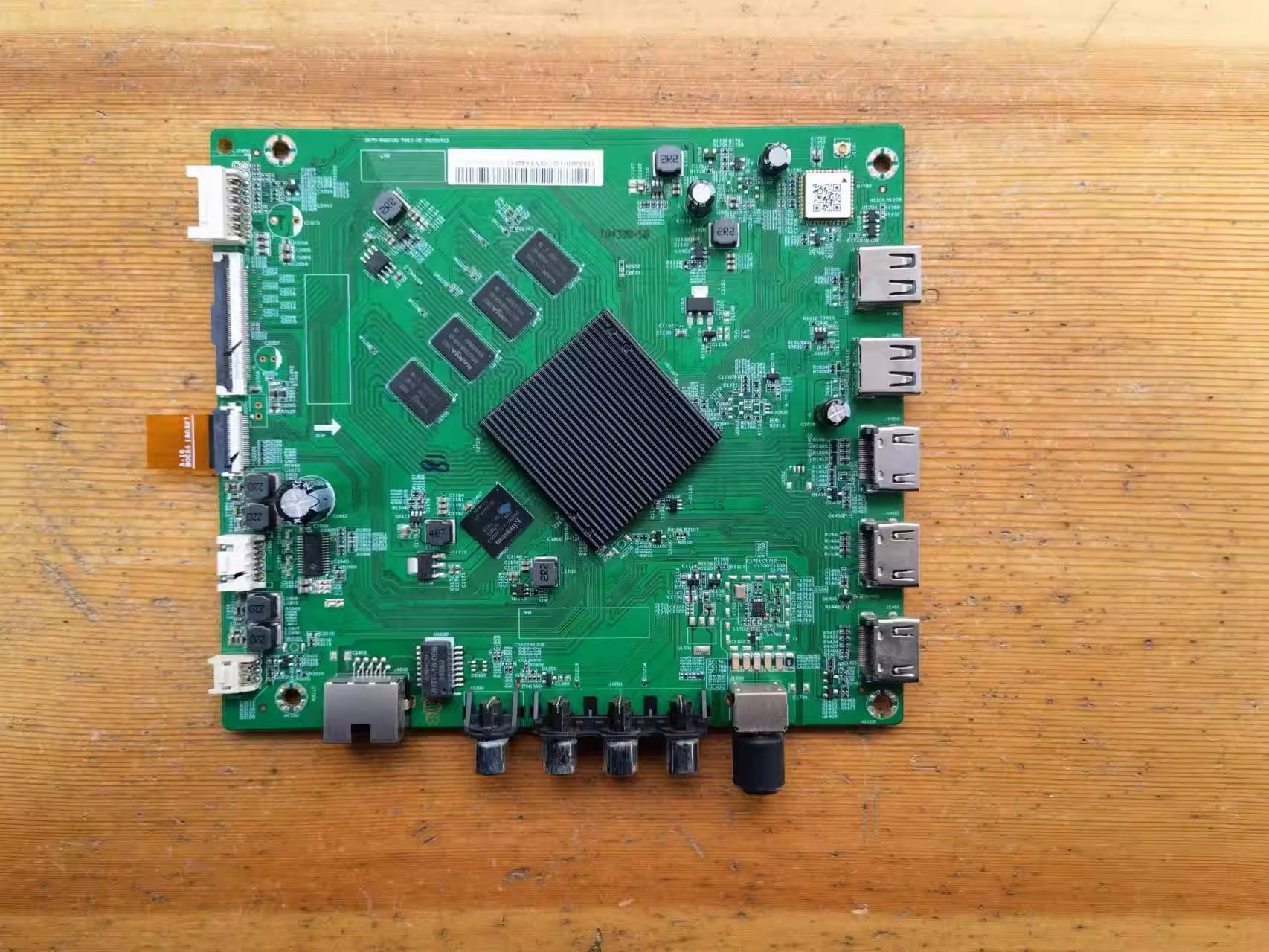 小米L70M5-4A主板DKTV-B001UG-T962-AE-20200703屏L70M5-4A-SHARP