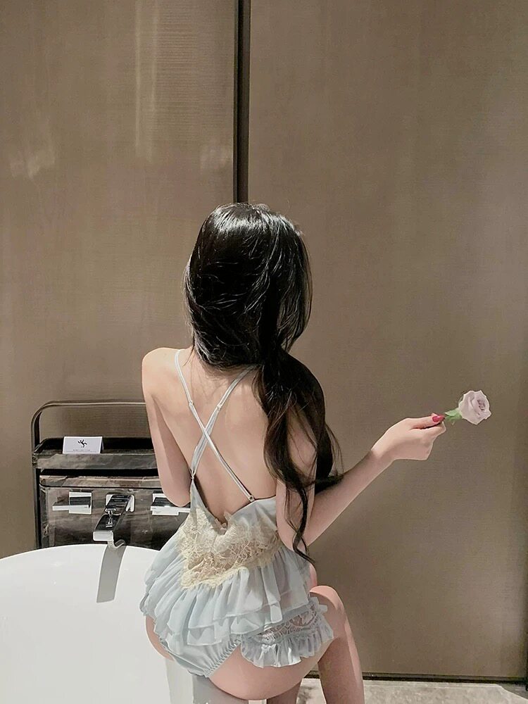 芳华遗梦*新款性感蕾丝拼接露背吊带女深V私房镂空睡衣家居服套装