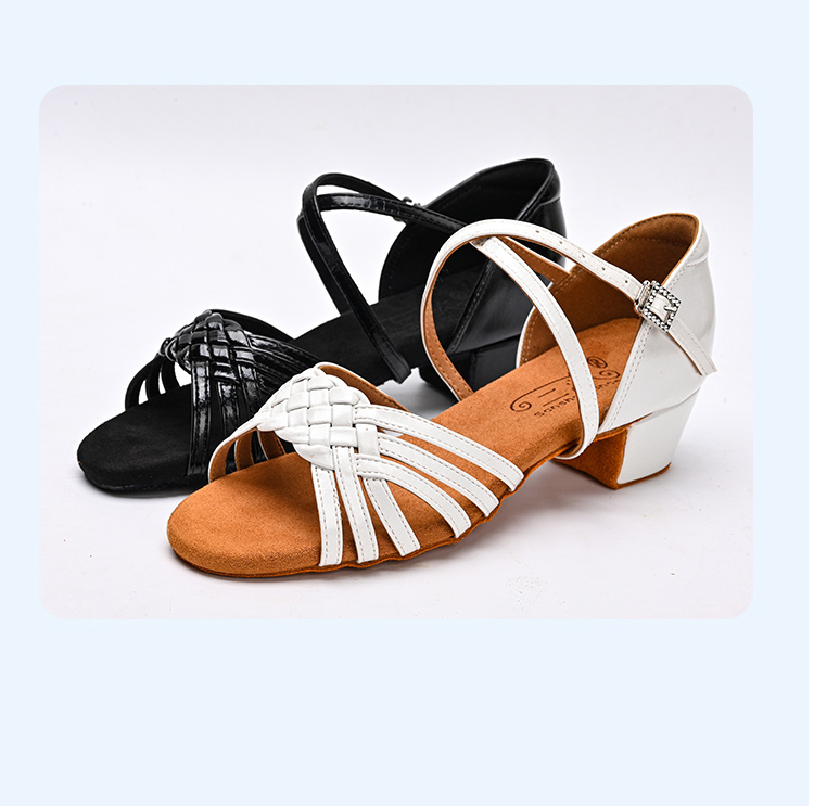 2025新款白色拉丁舞鞋女童初学者黑色舞蹈鞋儿童小女孩软底不累脚