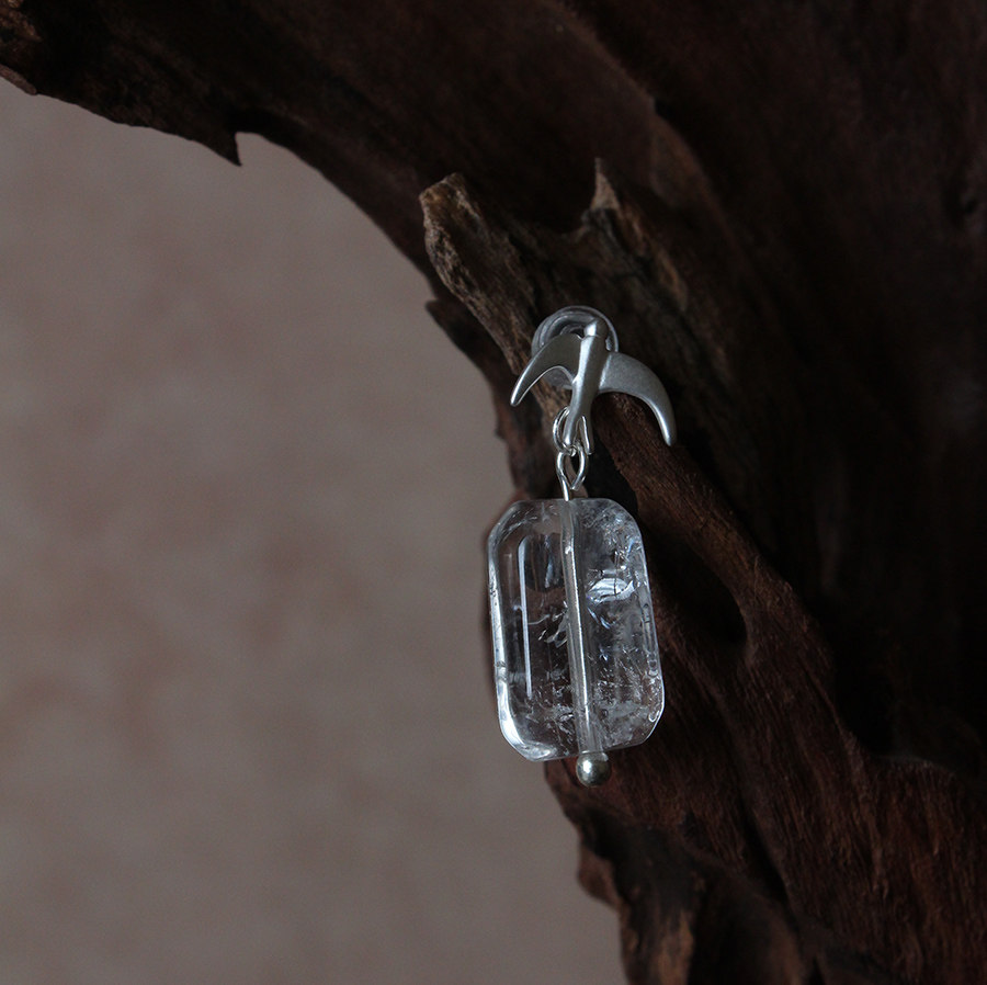 FHSTUDIO原创设计小众飞燕天然冰裂阿赛白水晶吊坠配饰耳针耳饰