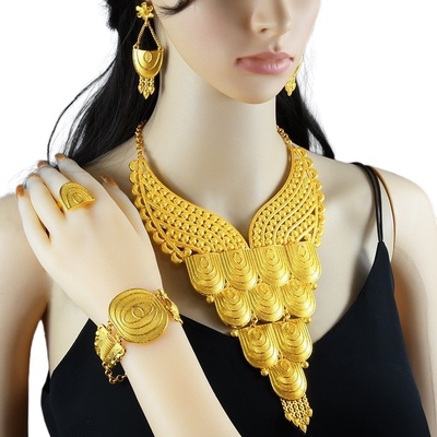 迪拜民族风镀金水波链宝石