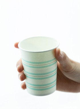 得力19205一次性纸杯228ml家用办公商务冷热饮用水杯100只装