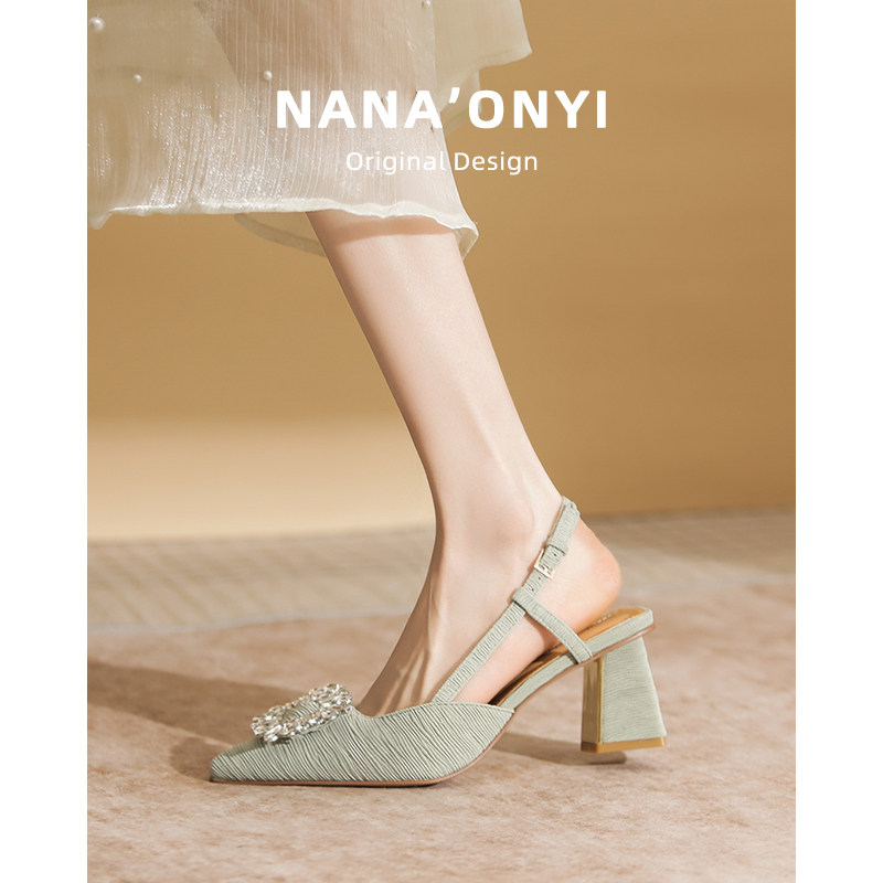 包头凉鞋女2025新款夏季外穿高级感配裙子水钻法式粗跟尖头高跟鞋