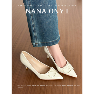 辣辣」羊皮版~尖头细跟单鞋女2026新款不累脚法式高级感V扣高跟鞋