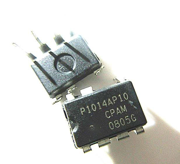 Lot De 5 Pièces - Circuits Intégrés P1014AP10 / NCP1014AP10 / P1014AP06 - Boîtier DIP-7