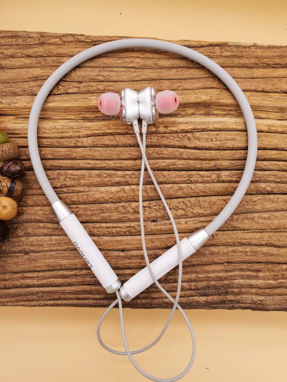 Lenovo/联想 HE-08入耳式挂脖蓝牙立体声耳机磁吸出口版本高音质