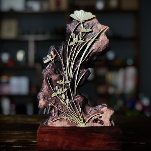 天然紫袍玉带石手工雕刻兰花摆件