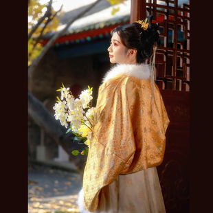 金色短款斗篷汉服2025新款古装加绒短袄古风仙气飘飘披肩外套冬季