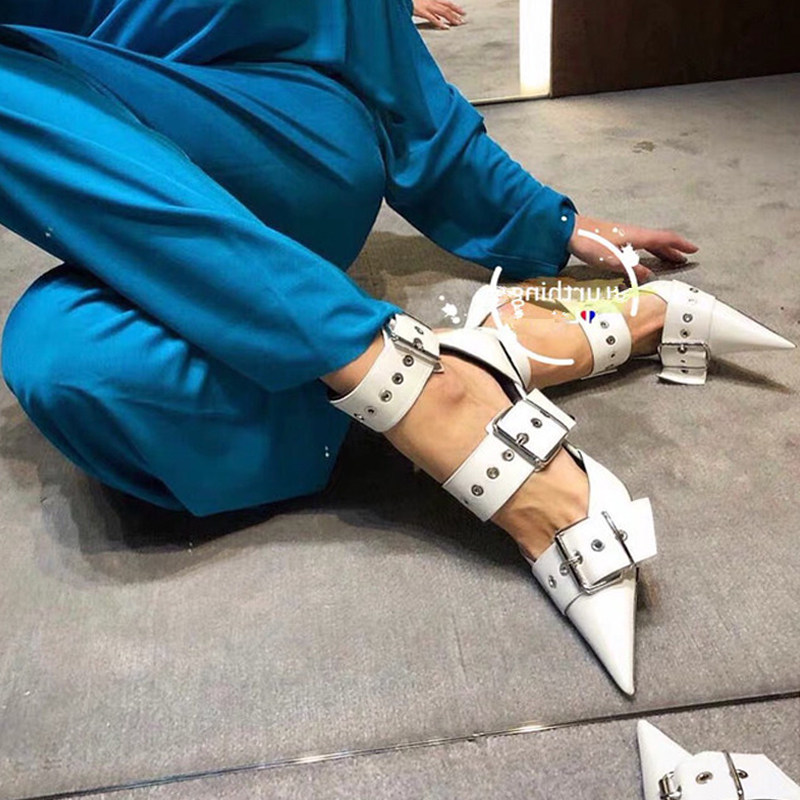 真皮带扣尖头高跟鞋细跟罗马凉靴