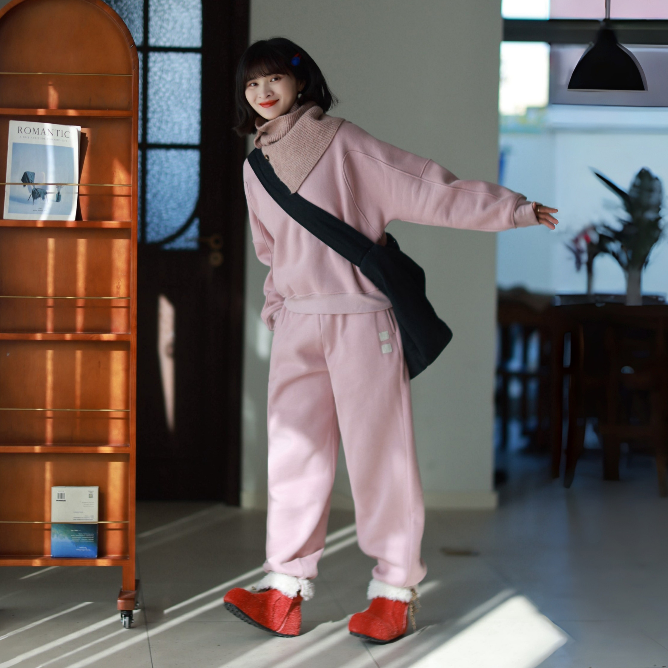 墨黛原创2025秋冬粉色休闲宽松减龄柔软加绒超舒适保暖卫衣卫裤,女装/女士精品,卫裤,淘宝优惠券,粉丝福利购,淘宝优惠卷