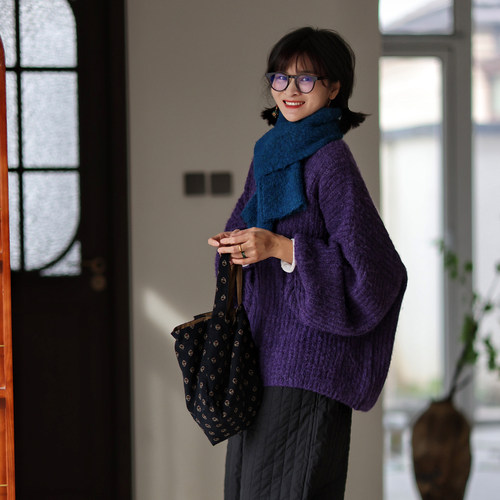 圆领复古宽松针织毛衣