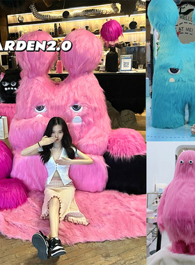 长毛绒玩偶公仔橱窗商场打卡活动