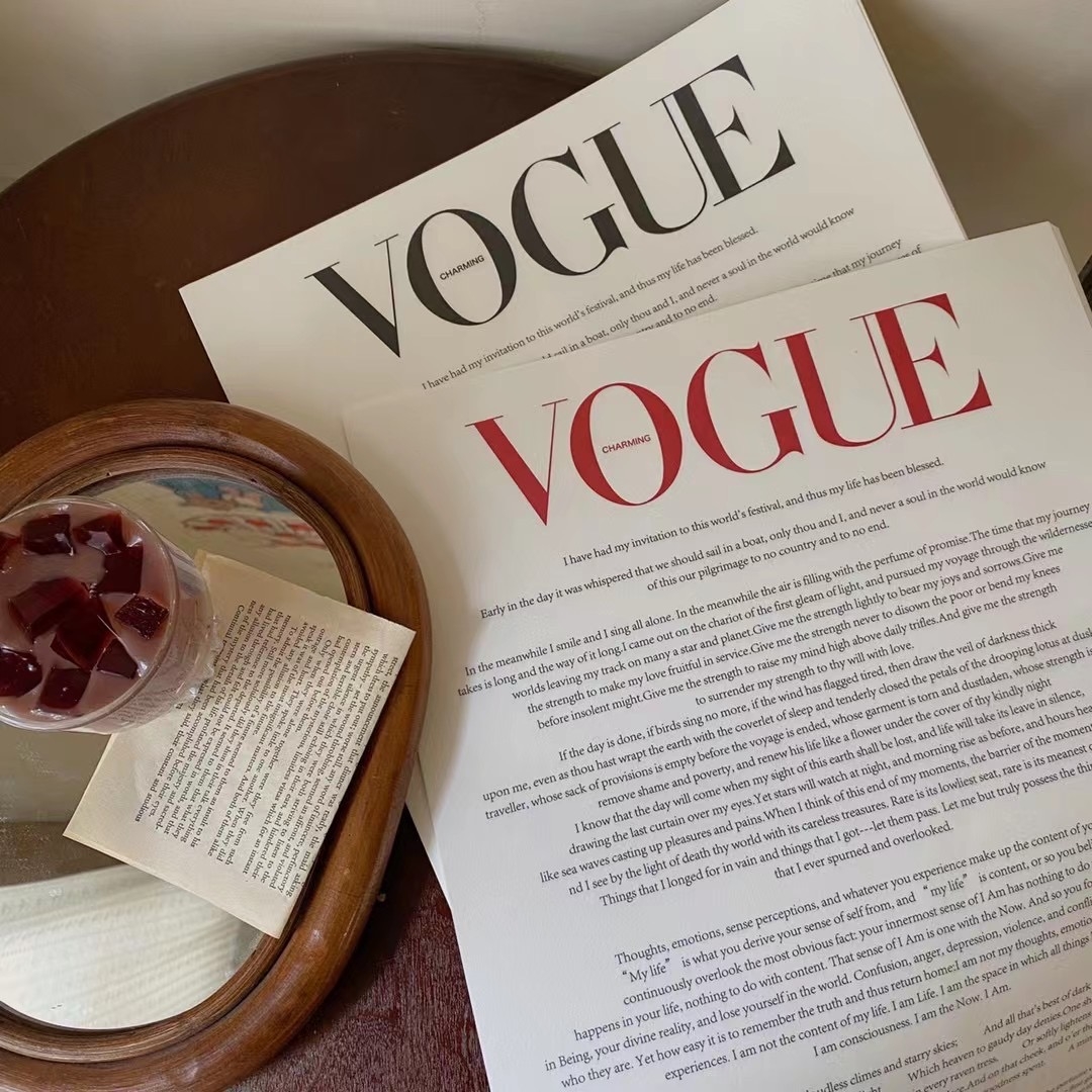 英文字母报纸手拿拍照道具