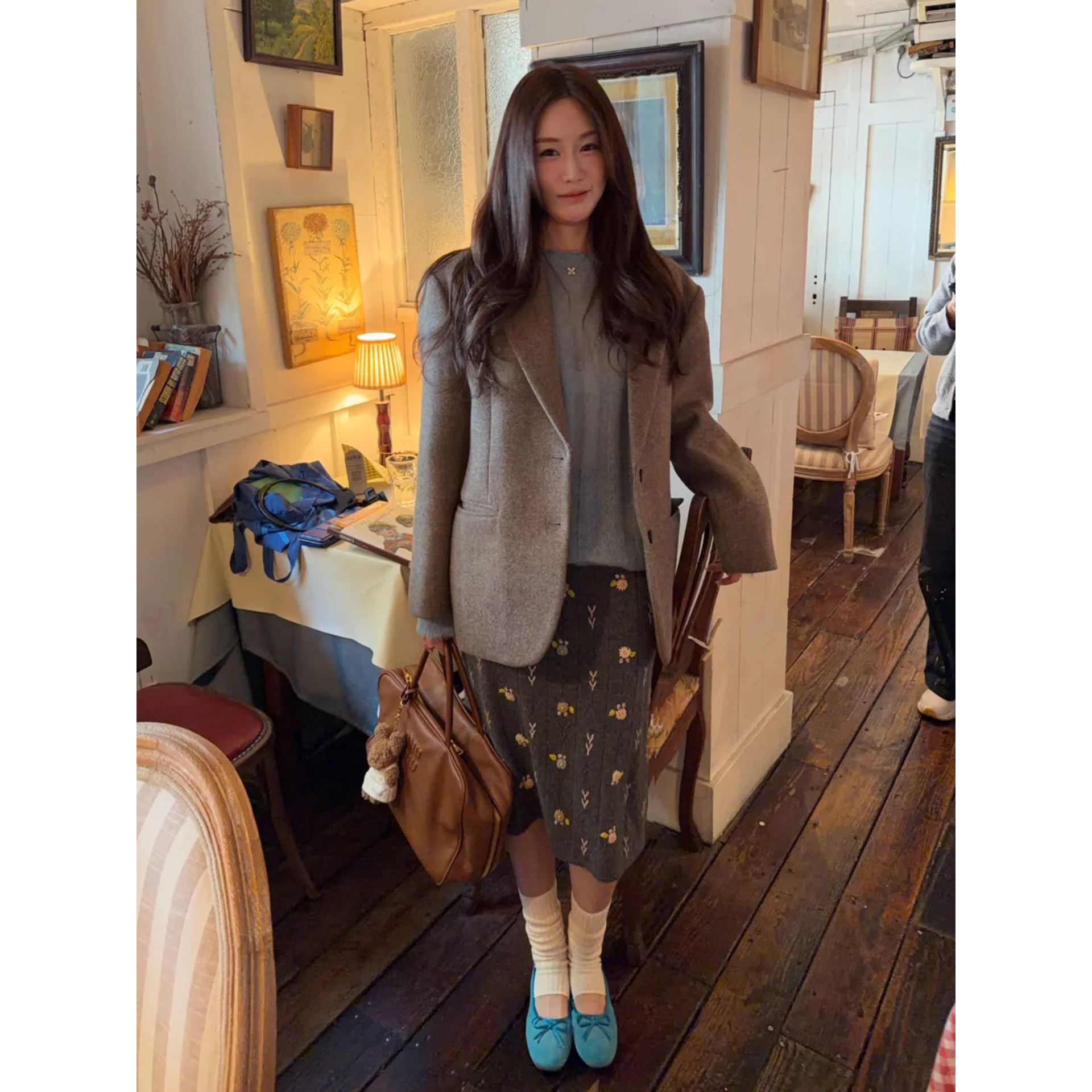 高级感灰色雏菊刺绣针织半身裙