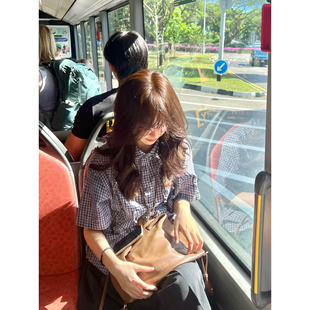日系文艺风蓝白格子宽松短袖衬衫女夏设计感木耳边单排扣百搭上衣