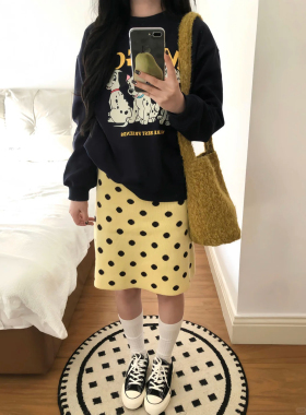 甜美日系奶油黄色波点针织半身短裙女秋冬学院风显瘦直筒毛衣中裙