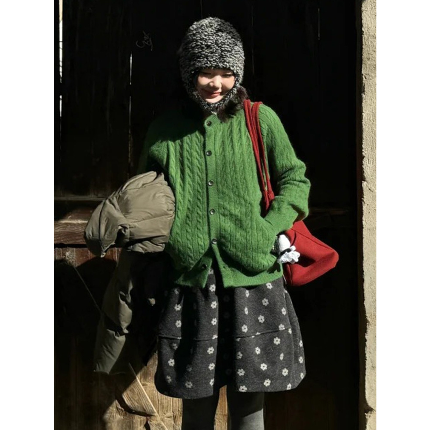 日系复古风翠绿色麻花圆领毛衣