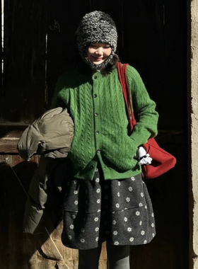 自制日系高级感翠绿色麻花毛衣外套女秋冬季文艺森系学生针织开衫