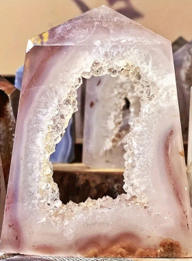 天然玛瑙晶洞 火苗摆件 水晶柱打磨玛瑙原石矿石单尖四棱柱家居消