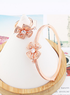 日韩风格小清新幸运四叶灵动手镯戒指套装随意搭搭女式小奢饰品