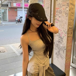 复古铆钉前进帽女春夏天休闲百搭显脸小贝雷帽子甜酷辣妹风报童帽