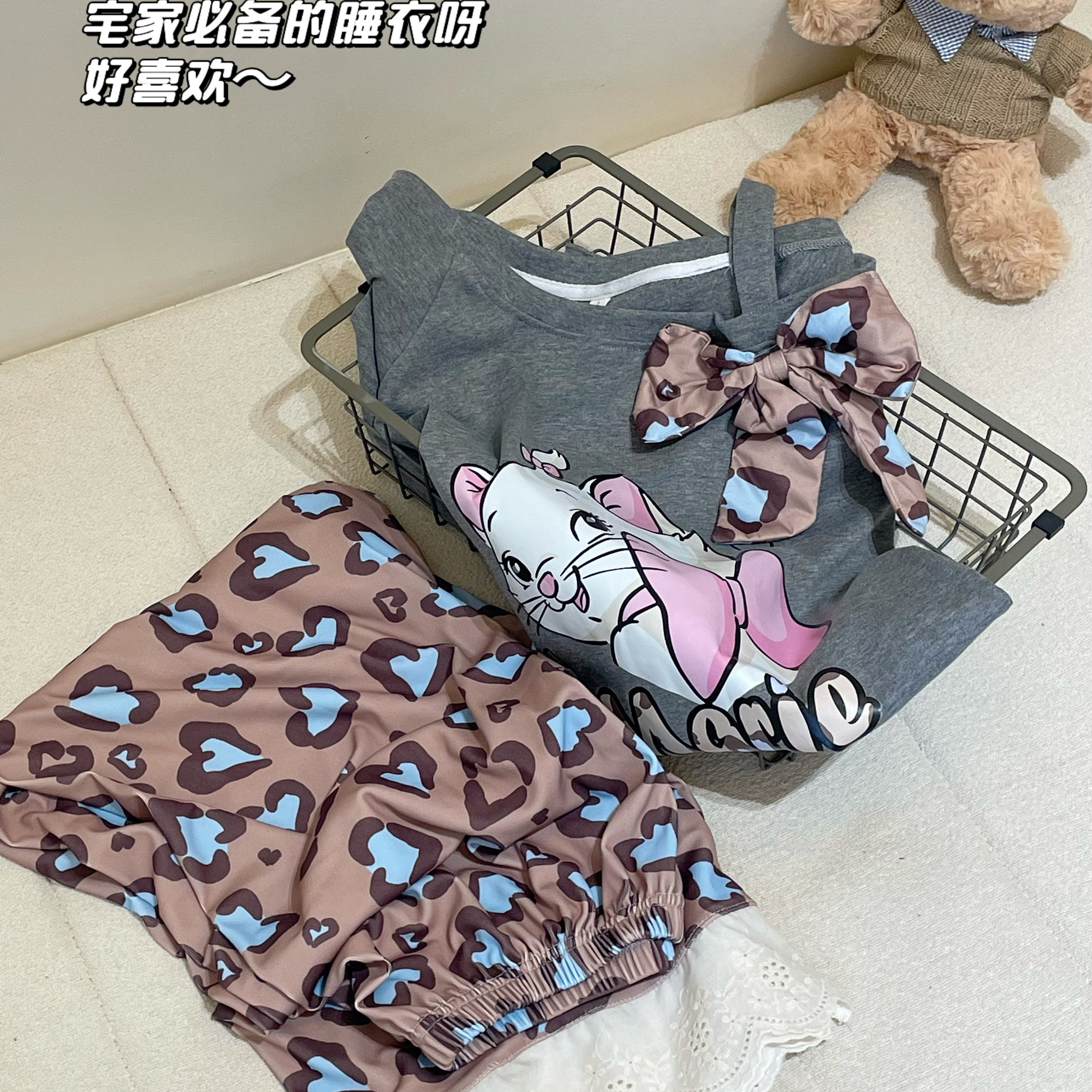 韩系露肩设计感新款玛丽猫印花秋冬款莫代尔棉睡衣女宽松家居服