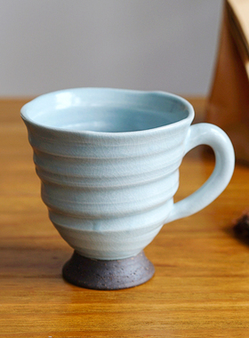 日本进口手捻青瓷高脚杯家用耳杯日式小众创意设计手作粗陶马克杯