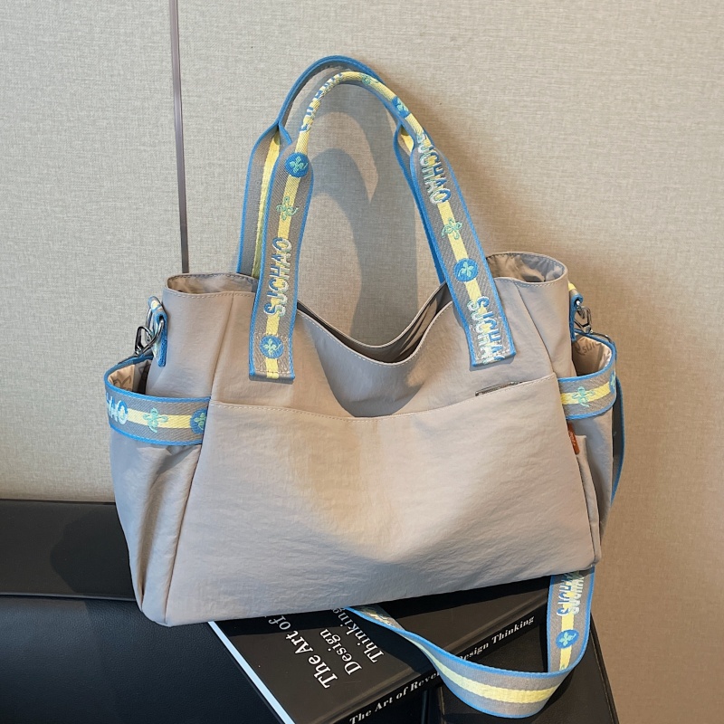 大容量斜挎包大学生上课尼龙布包