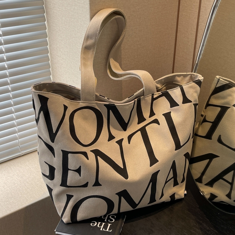 大容量字母帆布托特包学生通勤包