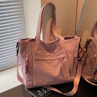 轻便大容量尼龙布包包女休闲单肩通勤托特包百搭学生上课斜挎大包