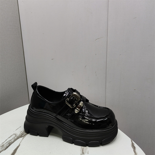 品牌撤柜2026英伦风厚底乐福鞋女漆皮金属扣圆头百搭增高小皮鞋