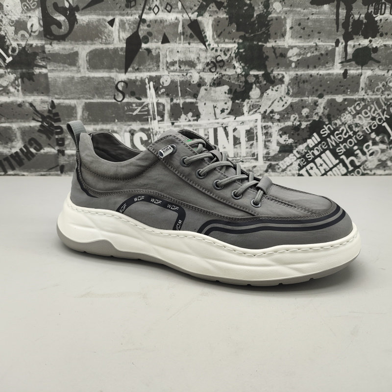 品牌撤柜2026春款厚底休闲板鞋男耐磨运动鞋复古风面包鞋跑步鞋男