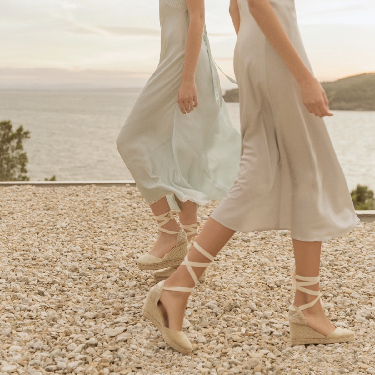 坡跟鞋子女凉鞋2026新款法式草编高跟鞋羊猄包头夏季配裙子包邮