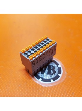 Lenze EZAEVE040/M /DINKLE/16/8 Poliger/150V/8A/Connector